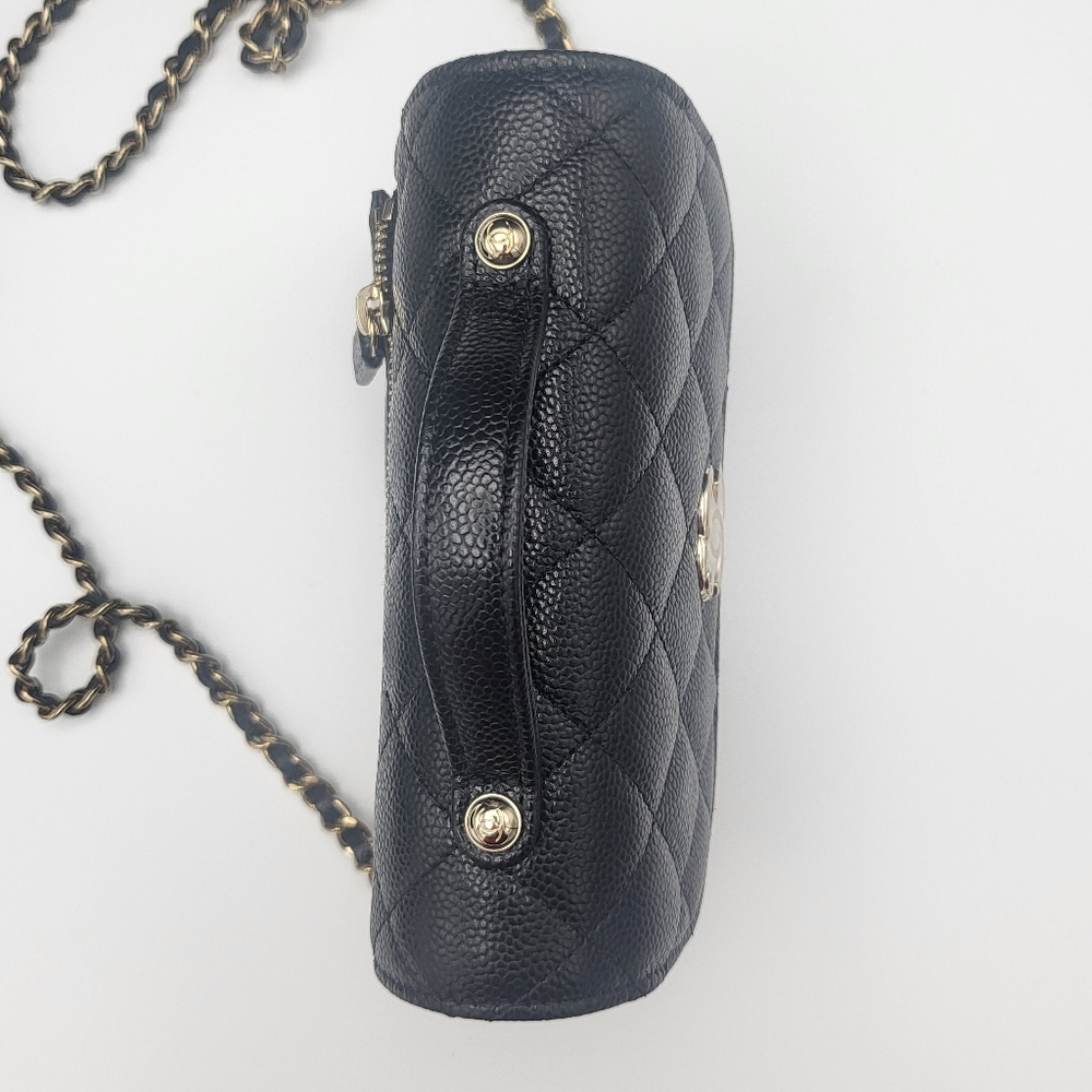 Brand new 23P authentic Chanel business affinity clutch with chain - Picture 16 of 17